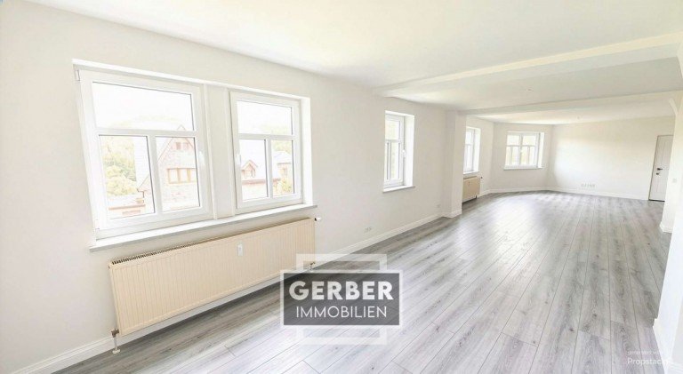 Hauptbild: Erstbezug nach Sanierung: Gro�e 4-Zi.-EG-Wohnung in Blankenstein