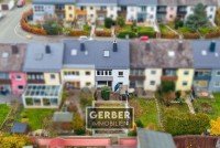 Bild (077fc2409f48cc48c29045530721027c): Reihenmittelhaus mit erneuertem Dach und Garage