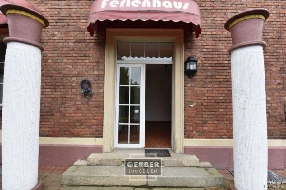 Eingang Wohnung Mehrfamilienhaus Naila / Marxgr�n