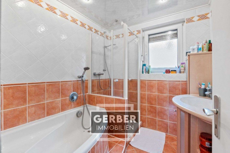 25kl 1. OG, Bad Zweifamilienhaus Geroldsgr�n Steinbach