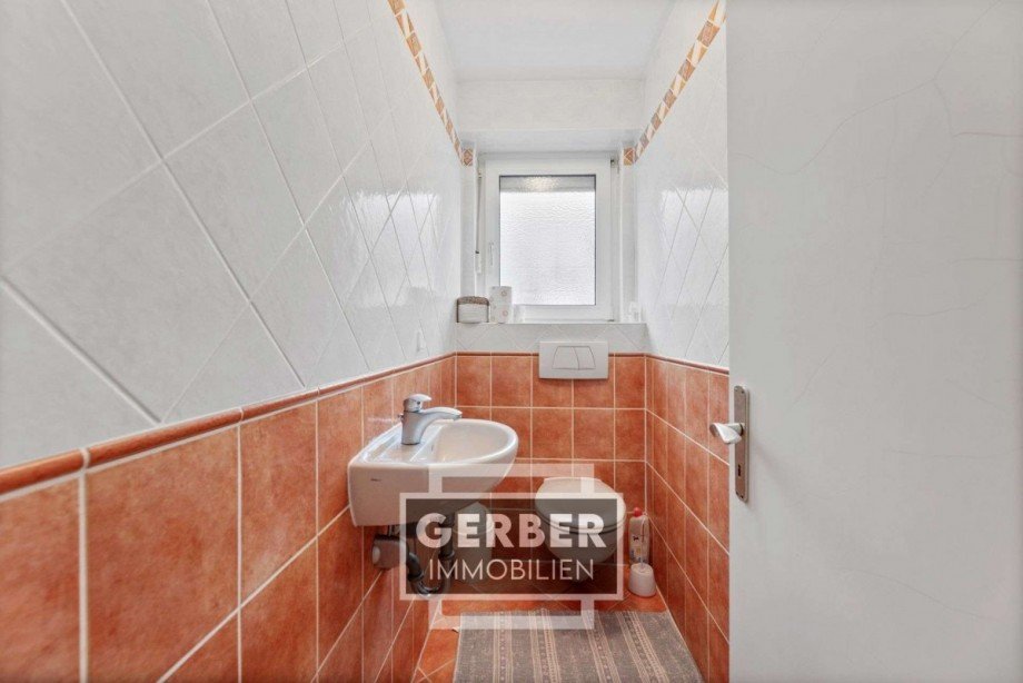 24kl 1. OG, WC Zweifamilienhaus Geroldsgr�n Steinbach