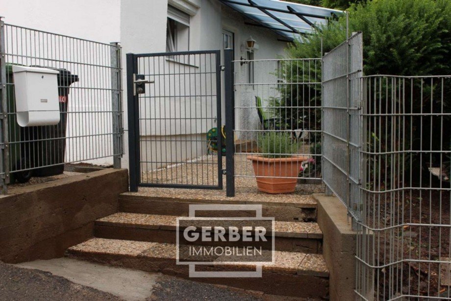 Eingang fr�her Einfamilienhaus Pressig