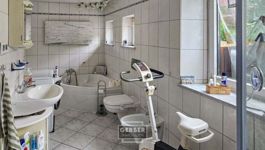 EG Bad Doppelhaush�lfte Hof