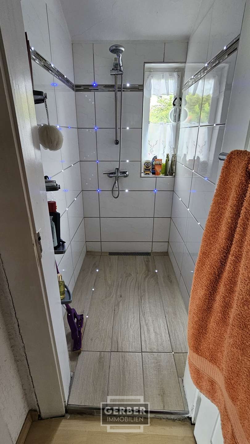 OG Dusche Doppelhaush�lfte Hof