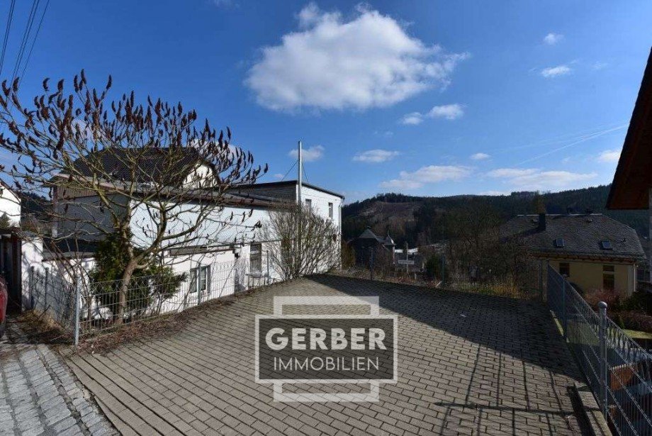 2 PKW Stellpl�tze oder vor dem Eingang Erdgeschosswohnung Rosenthal am Rennsteig