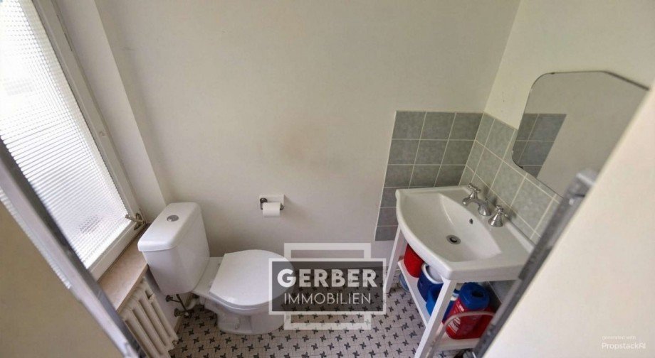 G�ste WC - (KI generiert) Bungalow Berg