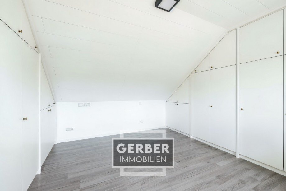 12 Schlafzimmer, - (KI generiert) Etagenwohnung Bad Steben