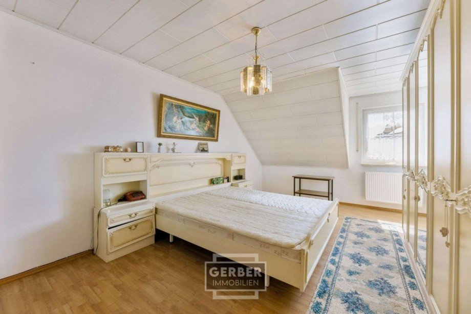 12 1. OG Zimmer 1 Doppelhaush�lfte D�hlau