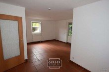 Wohnzimmer Vermietete 2-Zi-70M�-Wohnung im 1. Stock