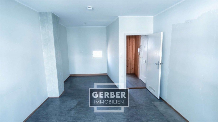 Zimmer 1 Etagenwohnung Hof