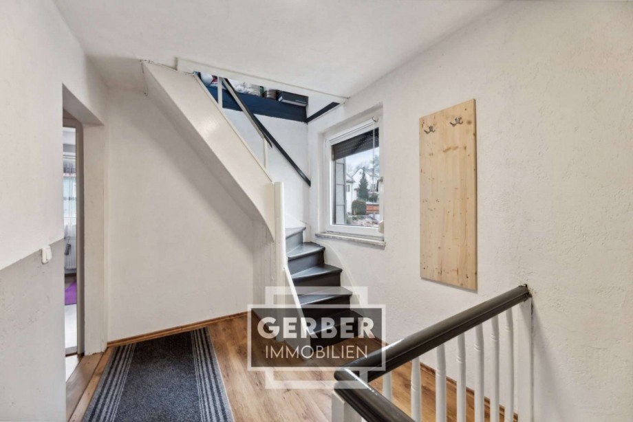 DG Treppe Spitzboden Reiheneckhaus Hof