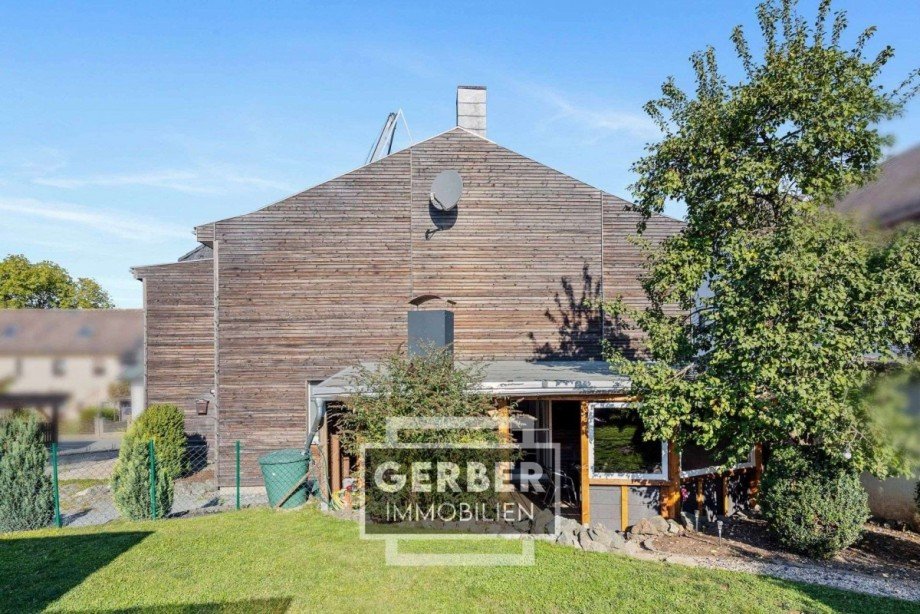10 Au�en Hinterhaus Gartenseite Einfamilienhaus Selbitz