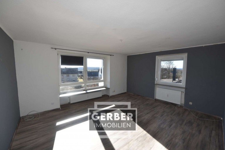 Wohnzimmer Berg Etagenwohnung 4-Zimmer-Wohnung direkt in Berg/Obfr.