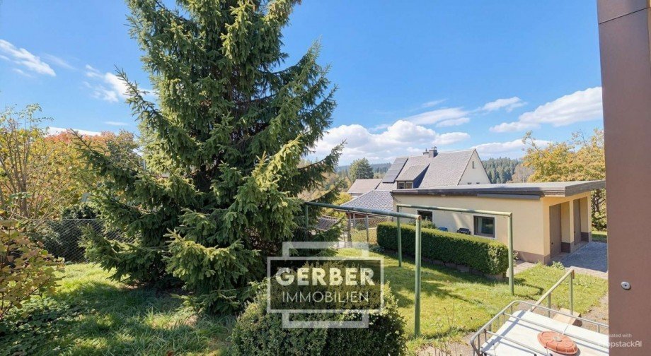 Garten hinten, daneben Doppelgarage Zweifamilienhaus Selbitz
