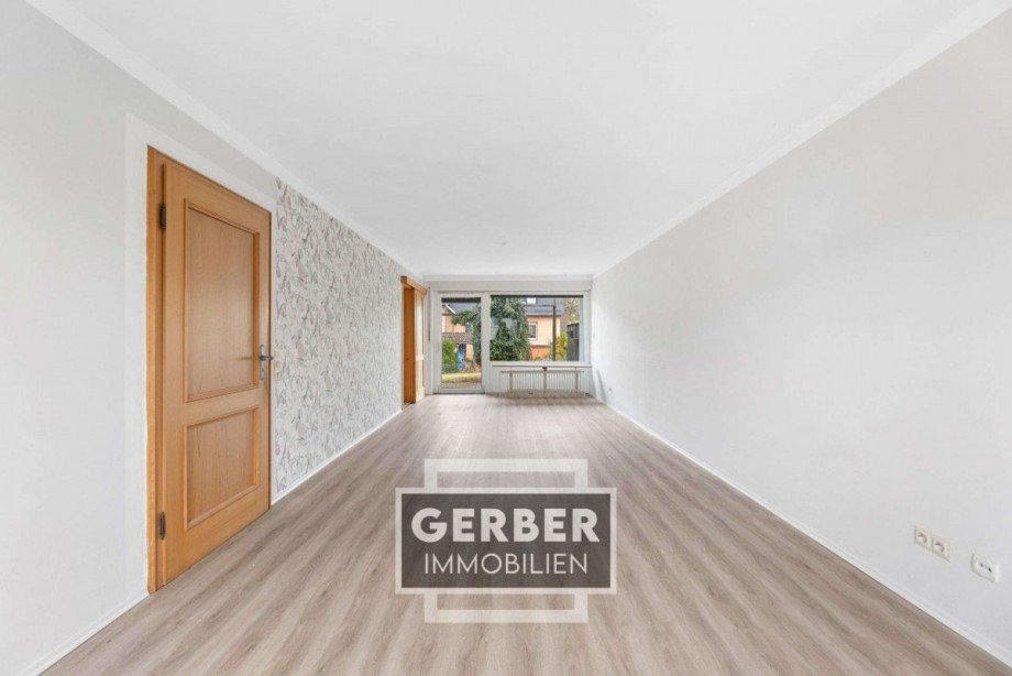 14 EG Wohnzimmer Reihenmittelhaus Hof / Hofeck