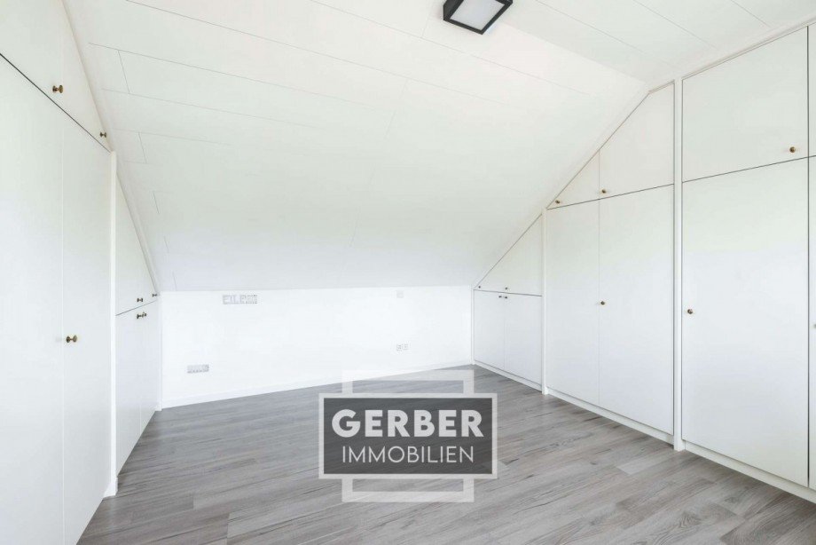 12 Schlafzimmer, - (KI generiert) Etagenwohnung Bad Steben