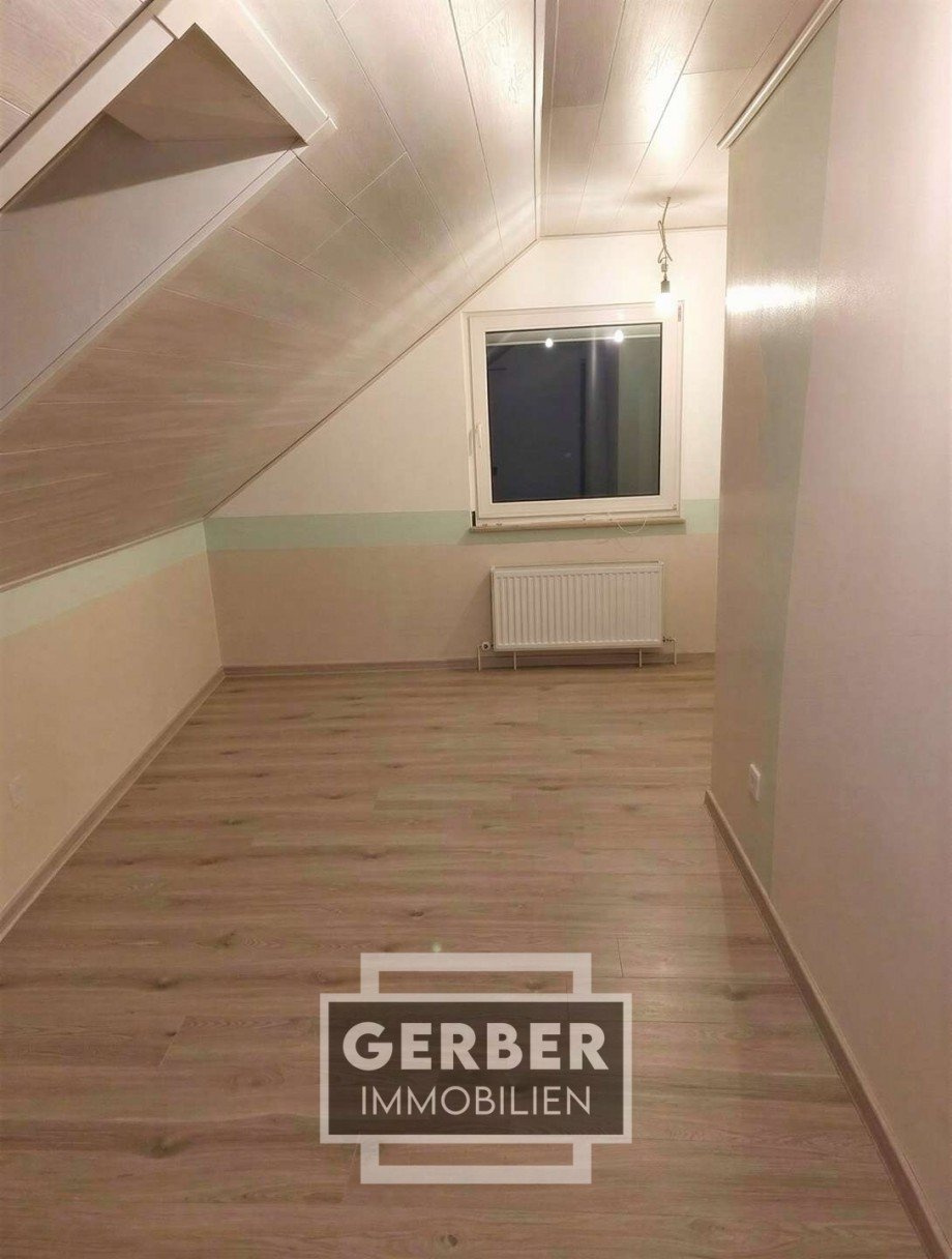 DG Zimmer neu renoviert Reiheneckhaus Berg Eisenb�hl