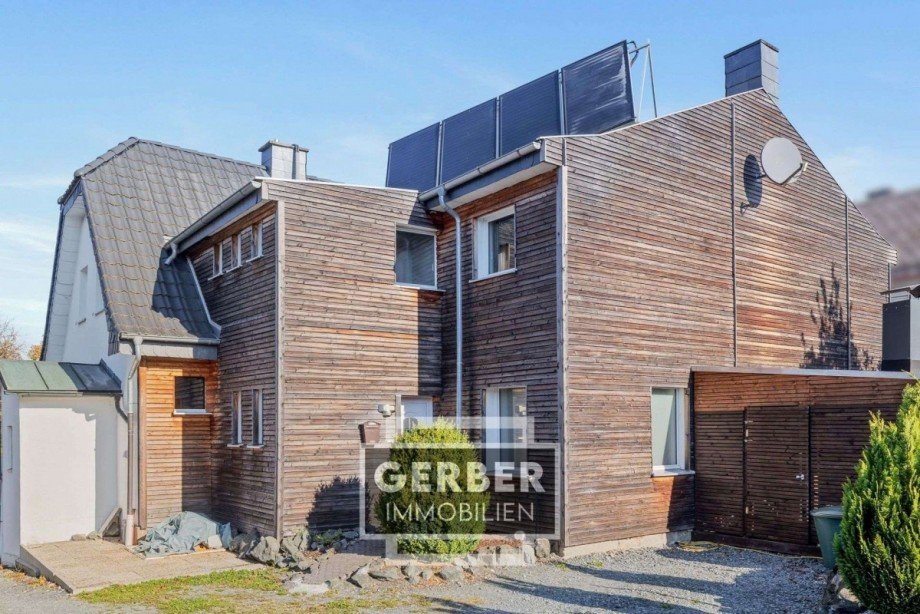 09 Au�en Hinterhaus Gartenseite Einfamilienhaus Selbitz