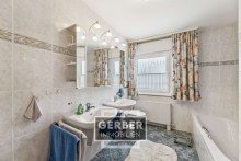 EG Bad, Dusche, Wanne, Bidet, WC Gepflegtes Haus mit Wohnmobilgarage