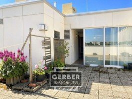 Hauptbild Penthouse-Rohdiamant in Hof: Aufzug & 70 m² Dachterrasse mit Traumblick, zum Selbergestalten