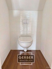 separates WC neu Ab 01.12.: 3-Zi.-DG-Mietwohnung in Blankenstein