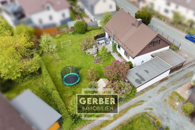 04 Drohne, Selbitz Einfamilienhaus Familiengl�ck: Dachgeschoss neu ausgebaut (Erstbezug)